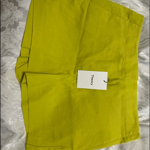 Theory Pants - Theory mini shorts Lime small